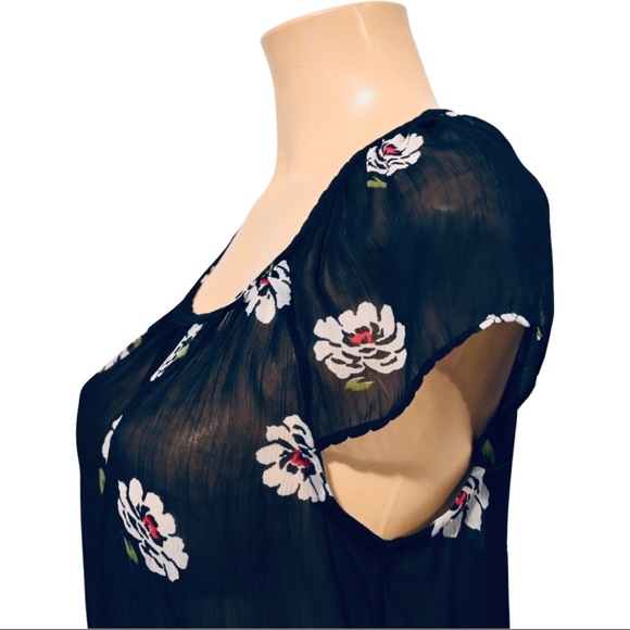 🦋Abercrombie & Fitch Navy Blue Floral Sheer M Top🦋 - Picture 5 of 7